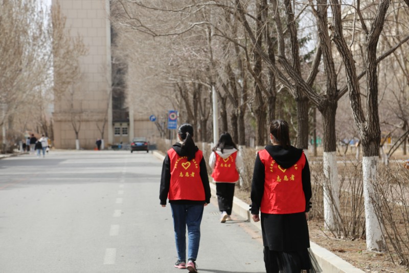 2、已发-学校新闻-团委-沈阳城市建设学院青年突击队战“疫”显担当 (2)